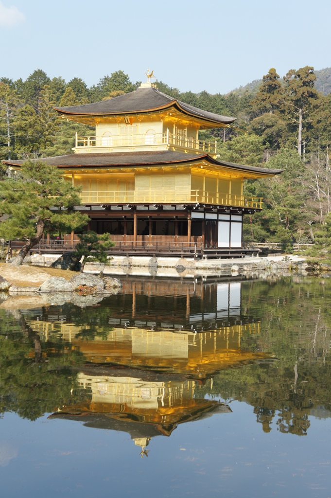 池の金閣寺